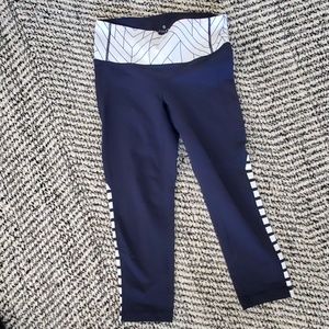 Athleta crops Navy and White XS